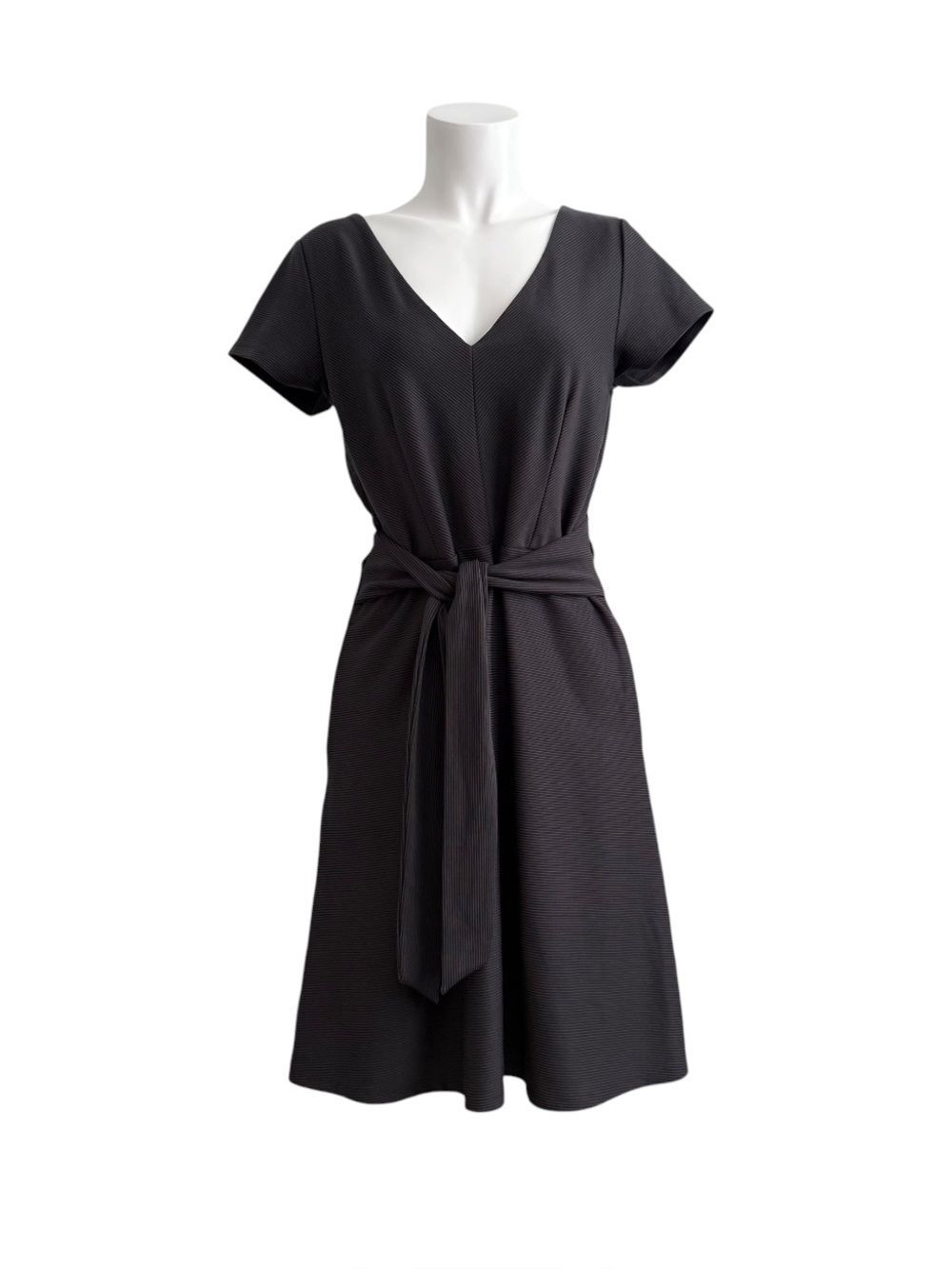 Loft Black Gray Fit & Flare V-neck Self Tie Dress size 10 NWT